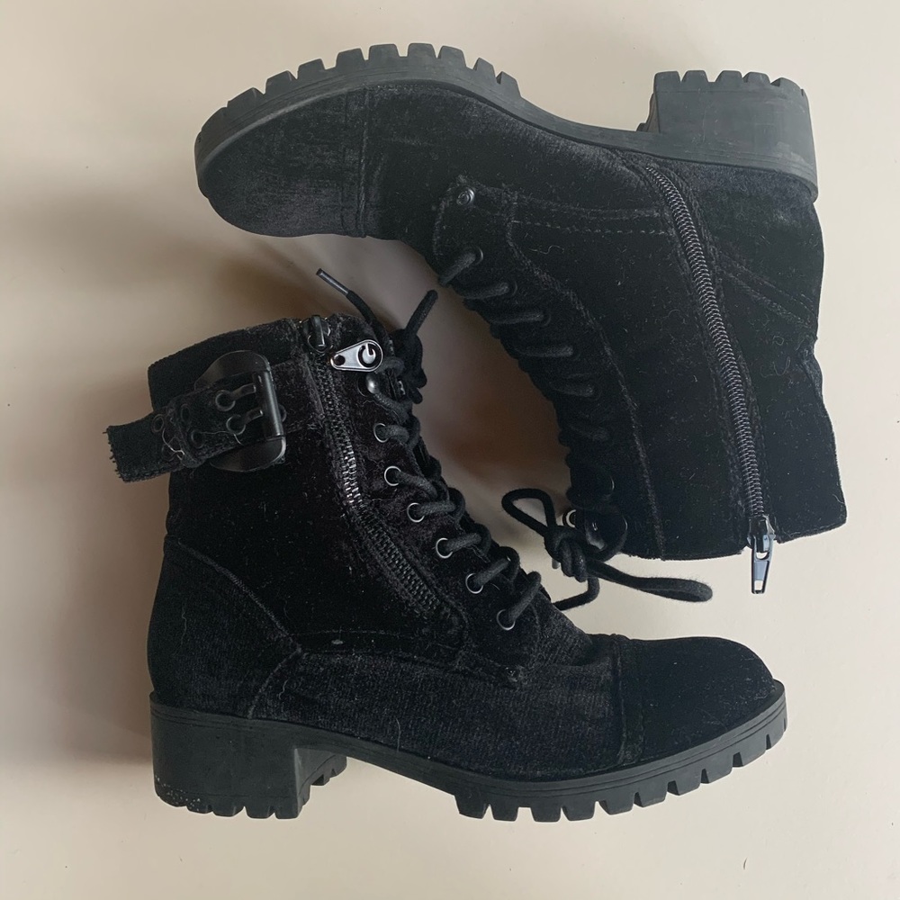 GUESS black valore combat boots